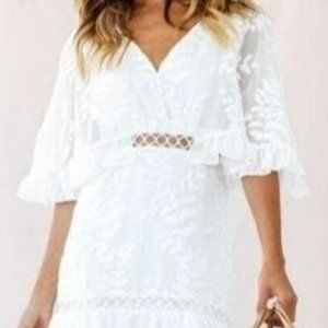 NEVER WORN TAGS ON: Short sleeve crochet white dress - Selfie Leslie- Size XL